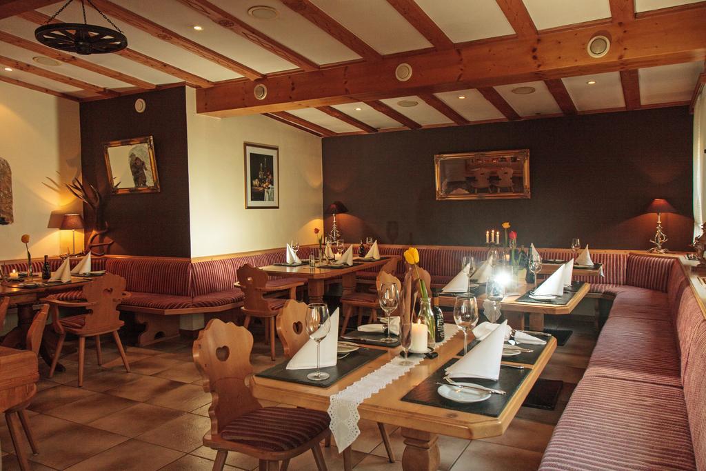 Hotel Restaurant Lindenhof บาด ลาสเฟอ ภายนอก รูปภาพ