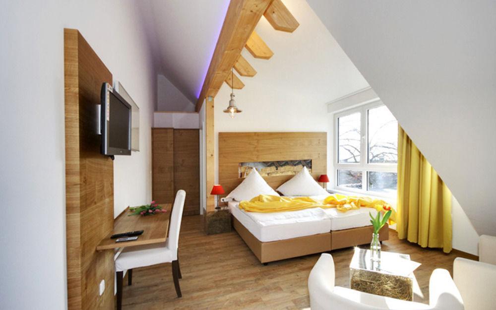 Hotel Restaurant Lindenhof บาด ลาสเฟอ ภายนอก รูปภาพ