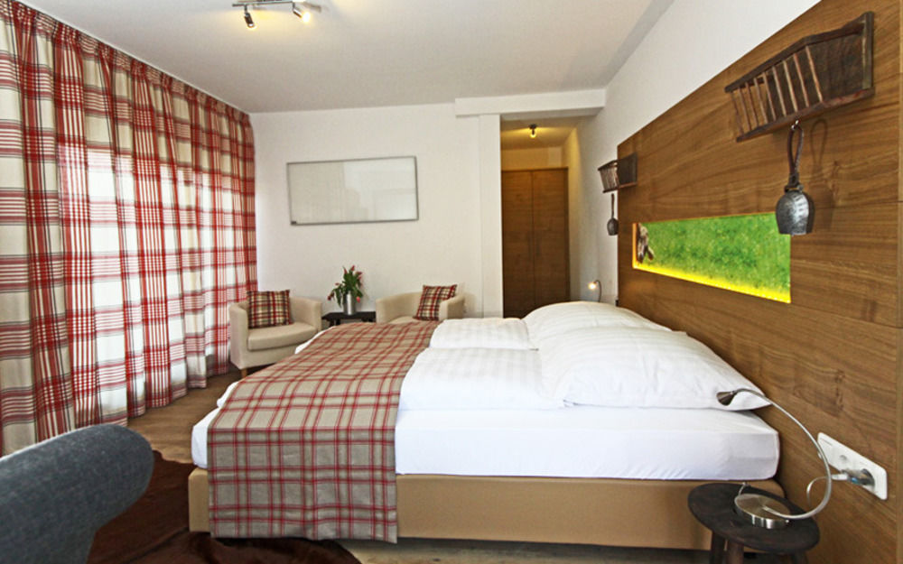 Hotel Restaurant Lindenhof บาด ลาสเฟอ ภายนอก รูปภาพ
