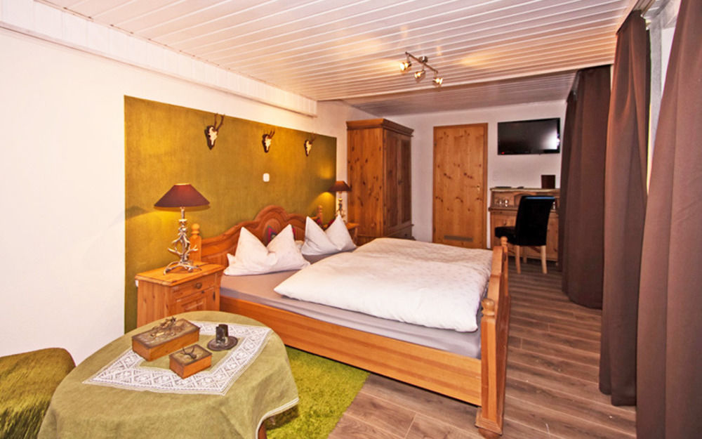 Hotel Restaurant Lindenhof บาด ลาสเฟอ ภายนอก รูปภาพ