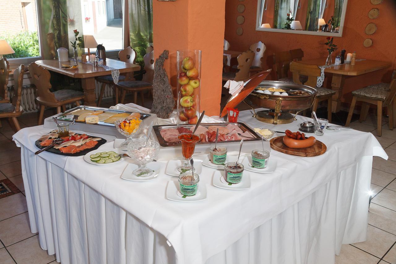 Hotel Restaurant Lindenhof บาด ลาสเฟอ ภายนอก รูปภาพ