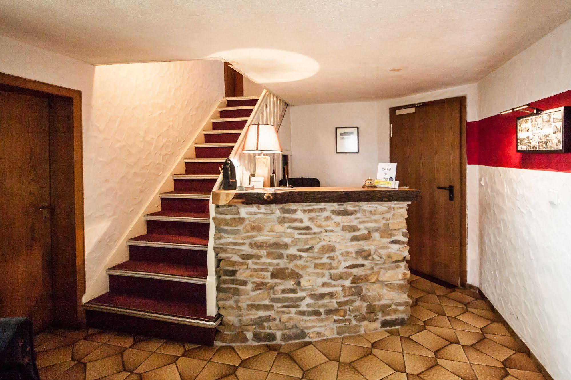 Hotel Restaurant Lindenhof บาด ลาสเฟอ ภายนอก รูปภาพ